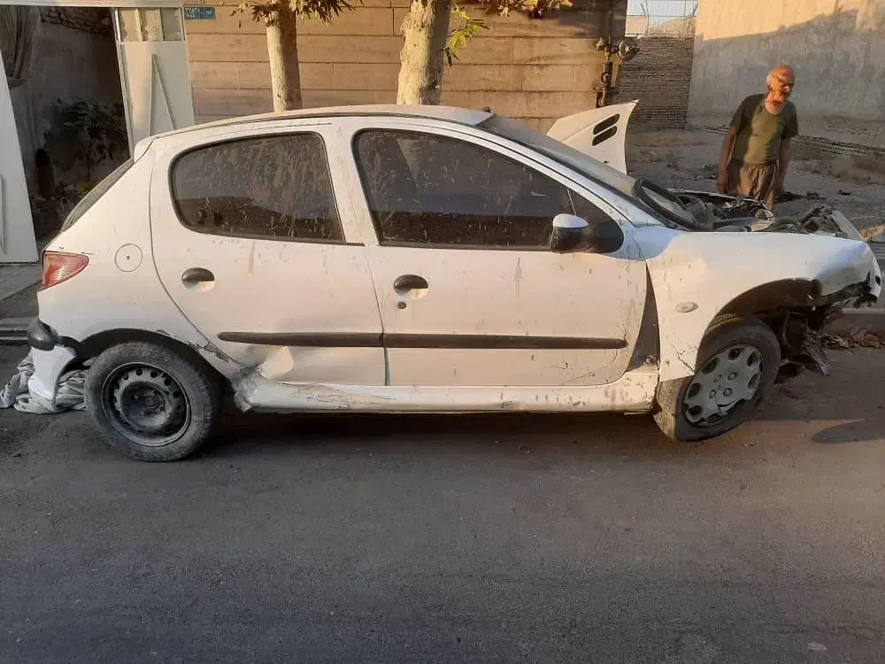 پژو 206 تیپ 3 - 1381