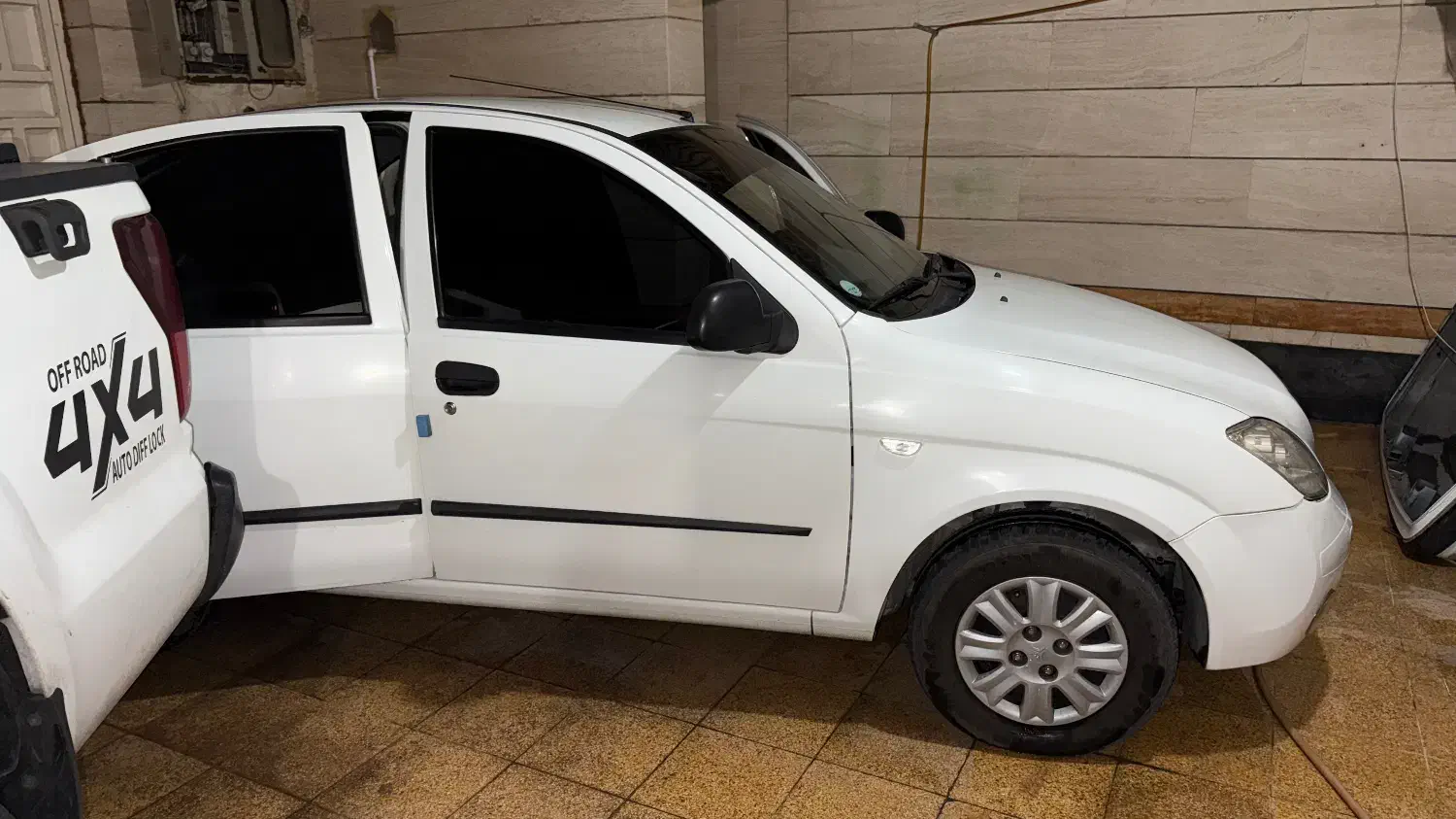 تیبا صندوق دار EX - 1400