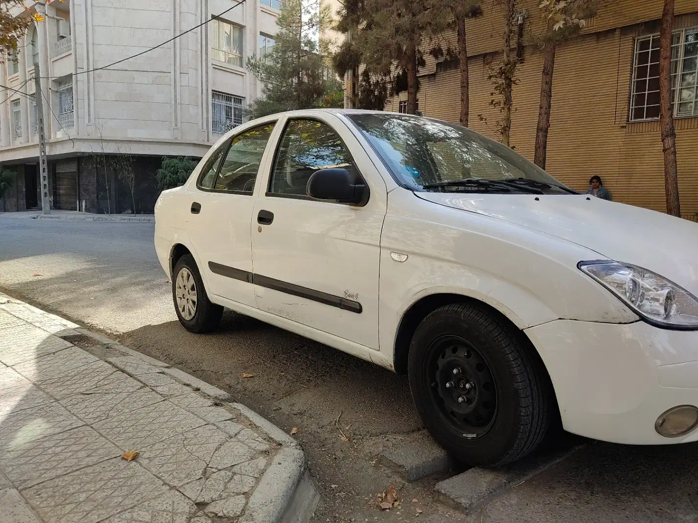 تیبا صندوق دار SX - 1392