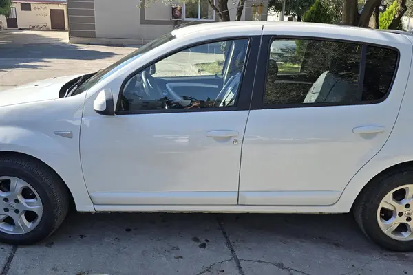 رنو ساندرو اتوماتیک - 1395