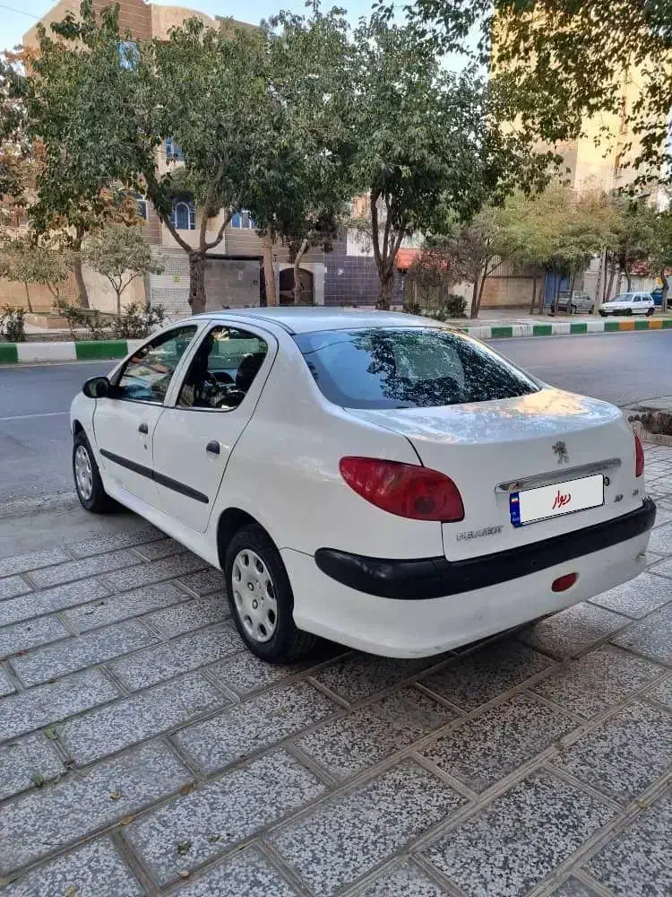 پژو ۲۰۶ صندوق دار v8 - 1388