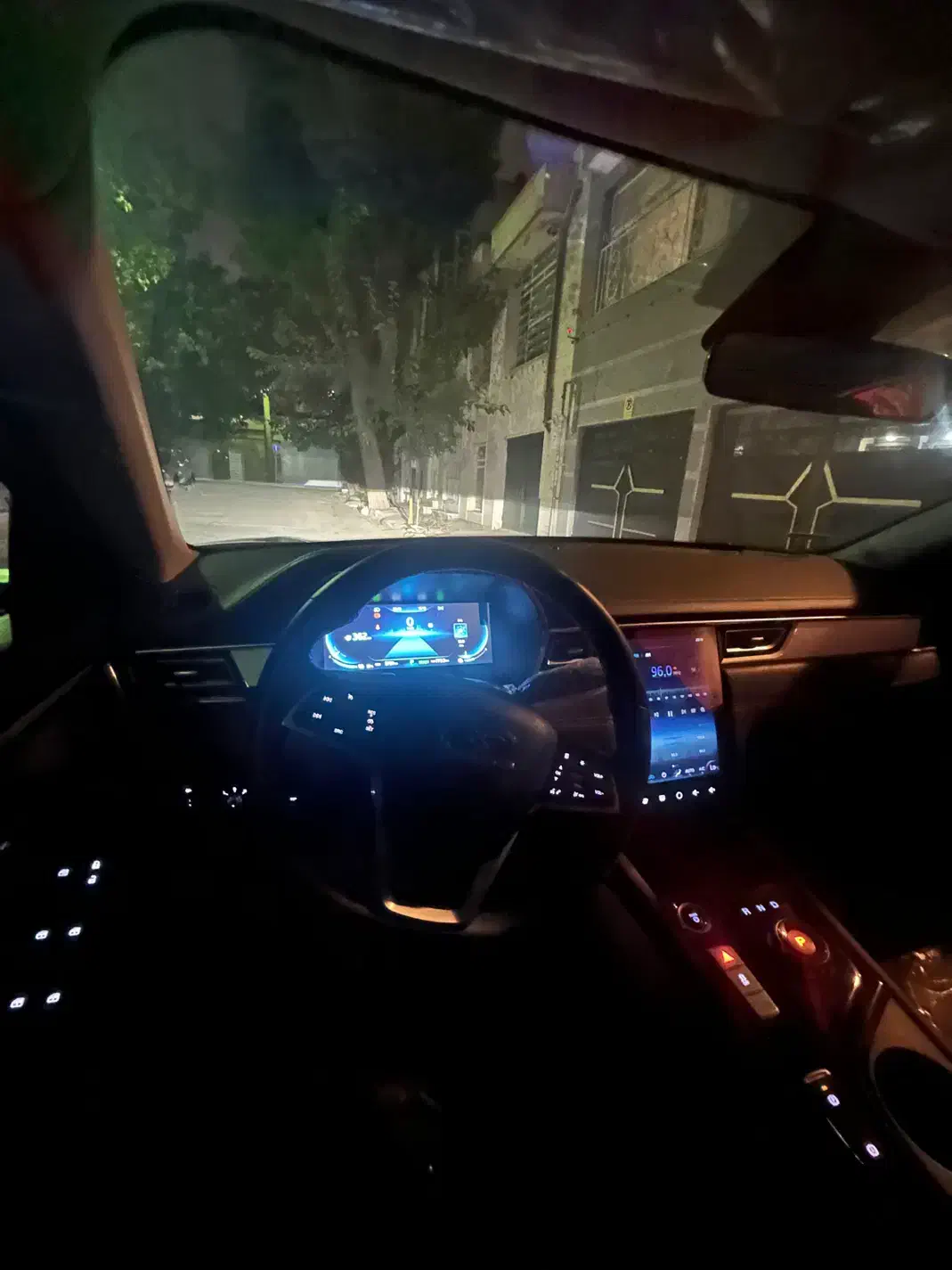 کی ام سی EJ7 ساده - 2024