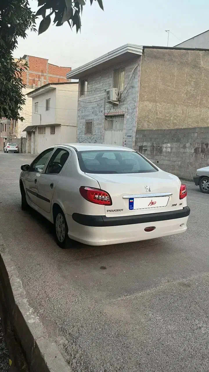 پژو ۲۰۶ صندوق دار v8 - 1390