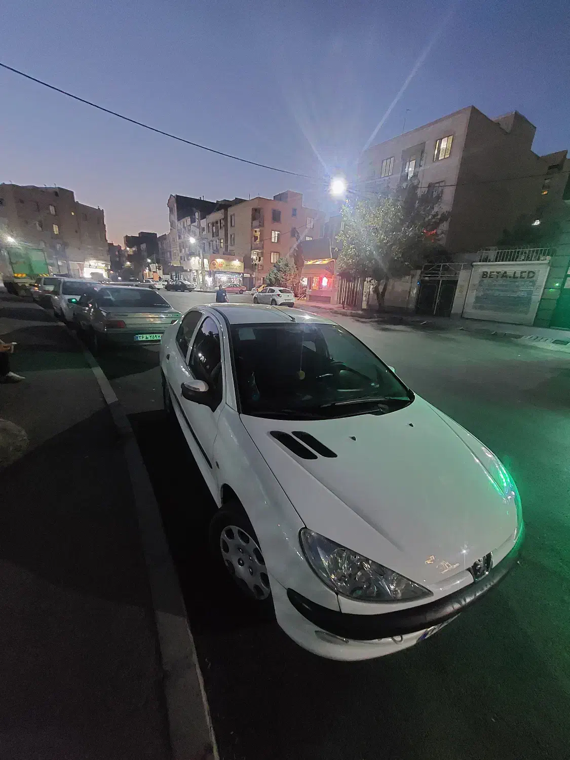 پژو ۲۰۶ صندوق دار v8 - 1396