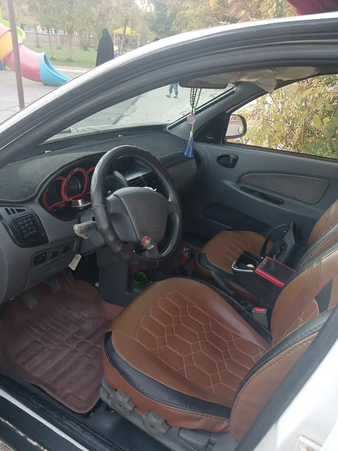 تیبا صندوق دار SX - 1402