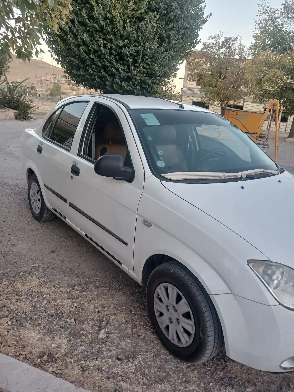 تیبا صندوق دار SX - 1402