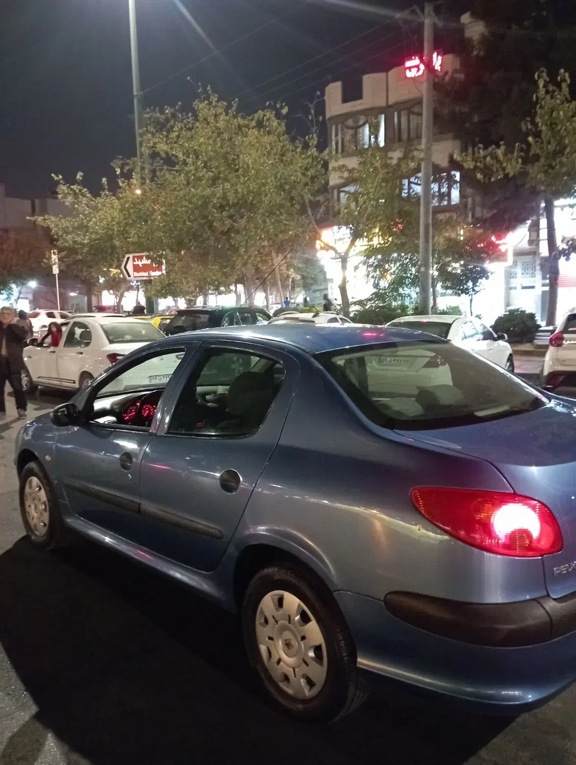 پژو ۲۰۶ صندوق دار v8 - 1393