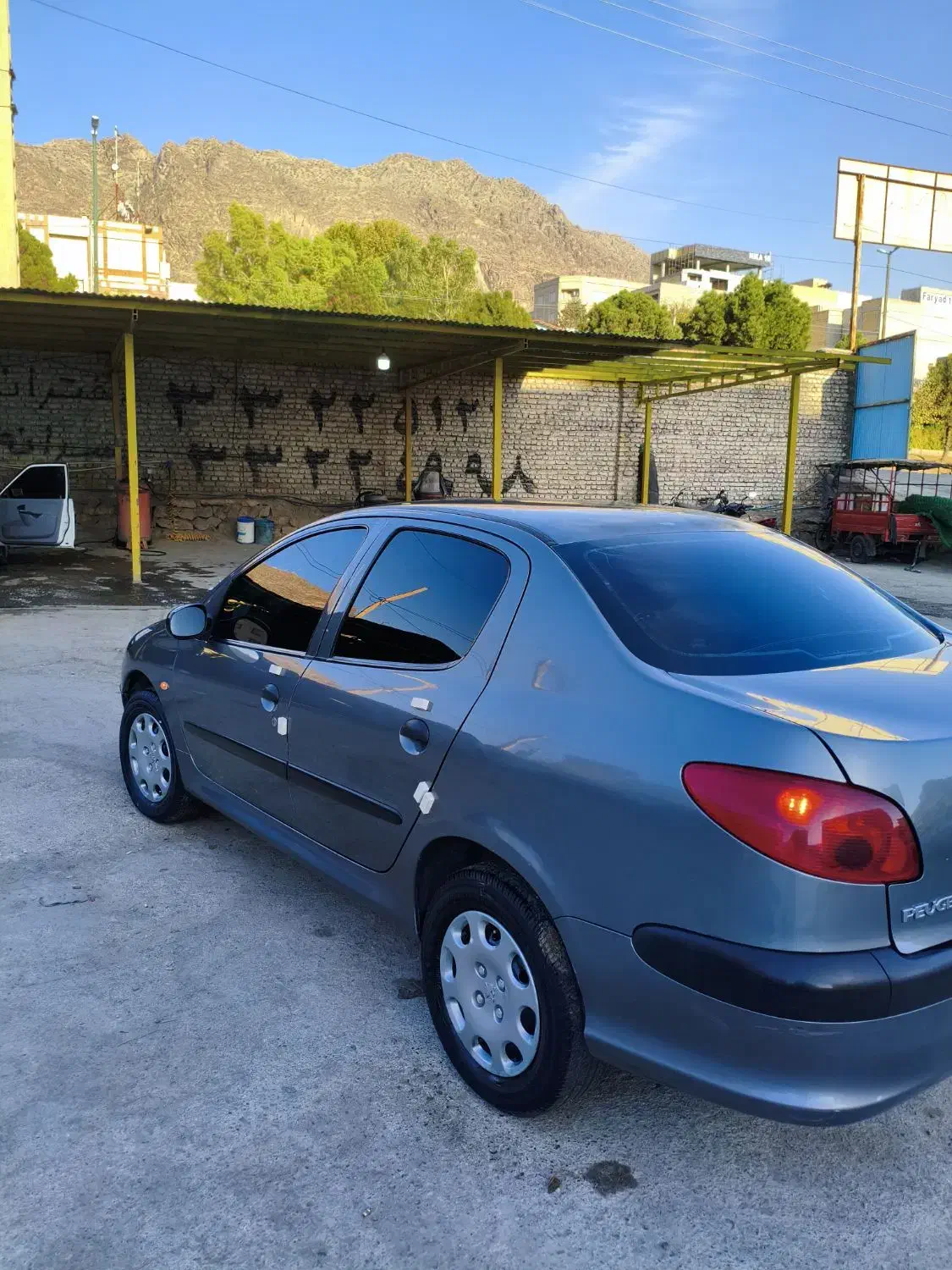 پژو ۲۰۶ صندوق دار v8 - 1390