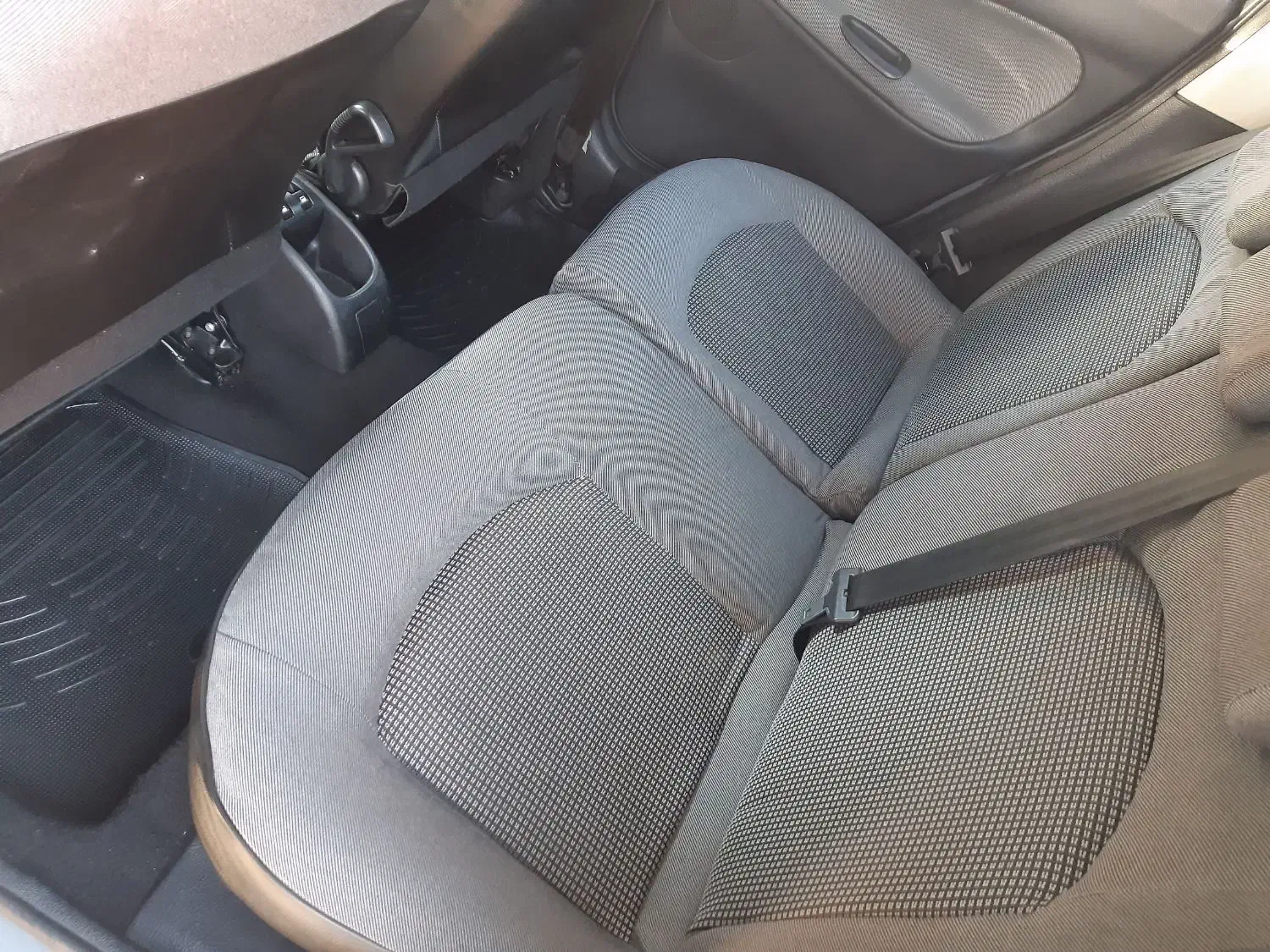 پژو ۲۰۶ صندوق دار v8 - 1390