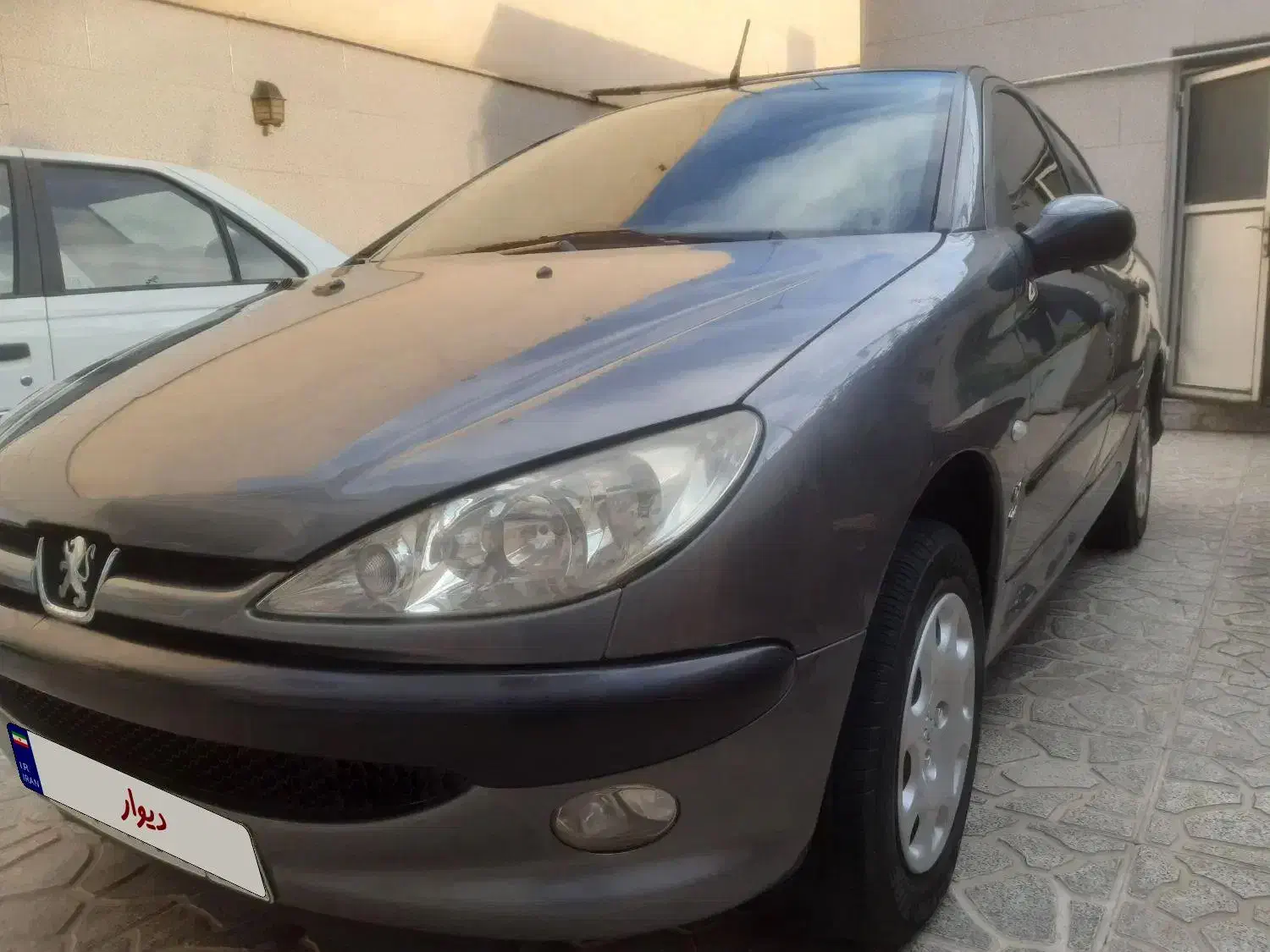 پژو ۲۰۶ صندوق دار v8 - 1390