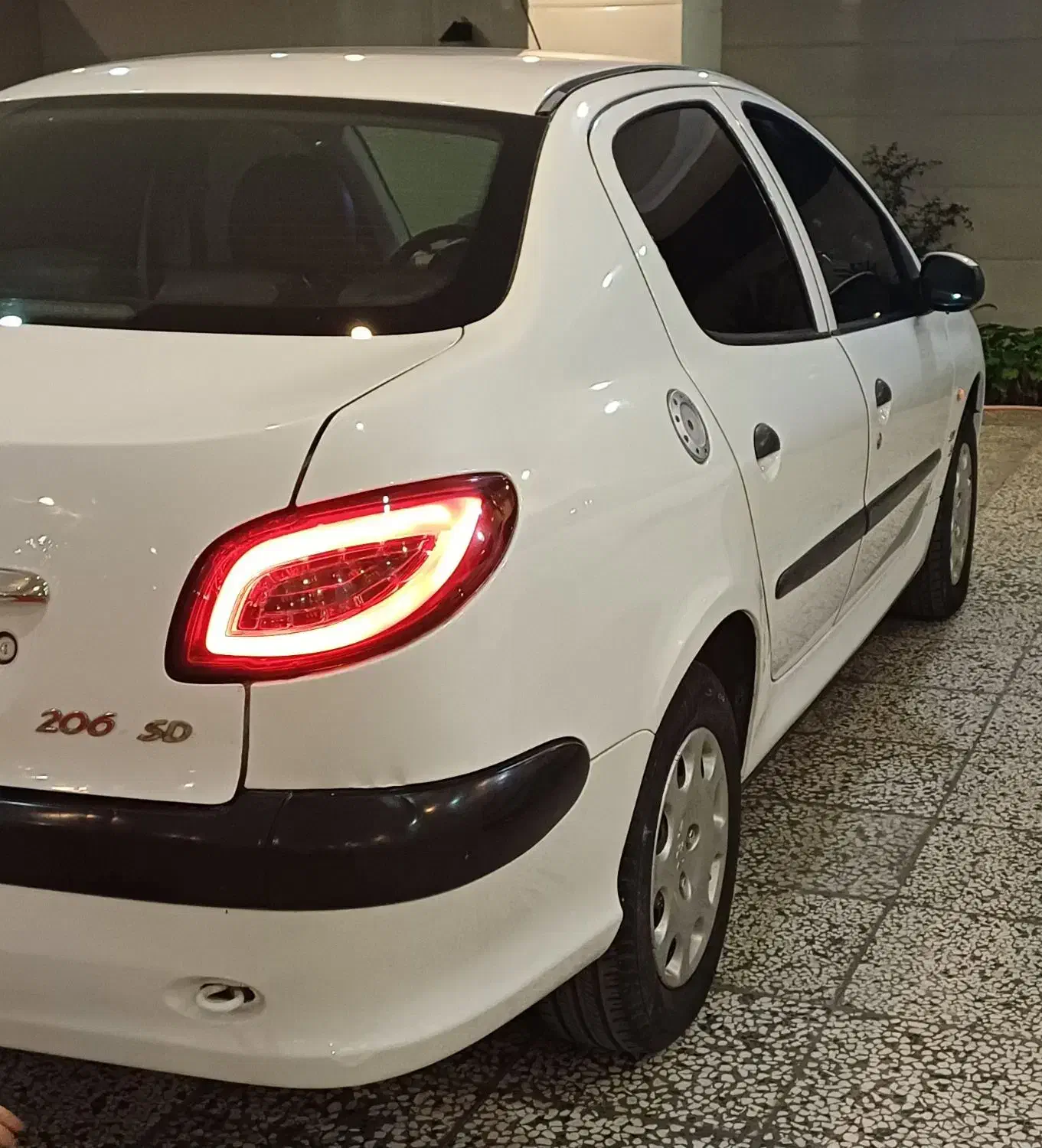 پژو ۲۰۶ صندوق دار v8 - 1389