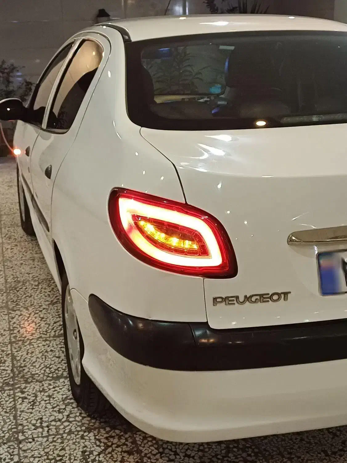 پژو ۲۰۶ صندوق دار v8 - 1389