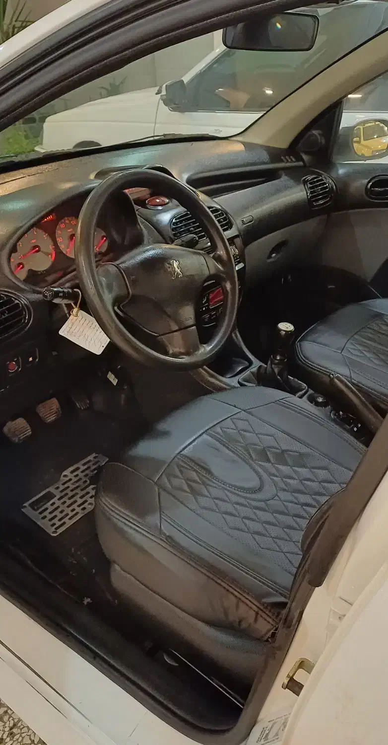 پژو ۲۰۶ صندوق دار v8 - 1389