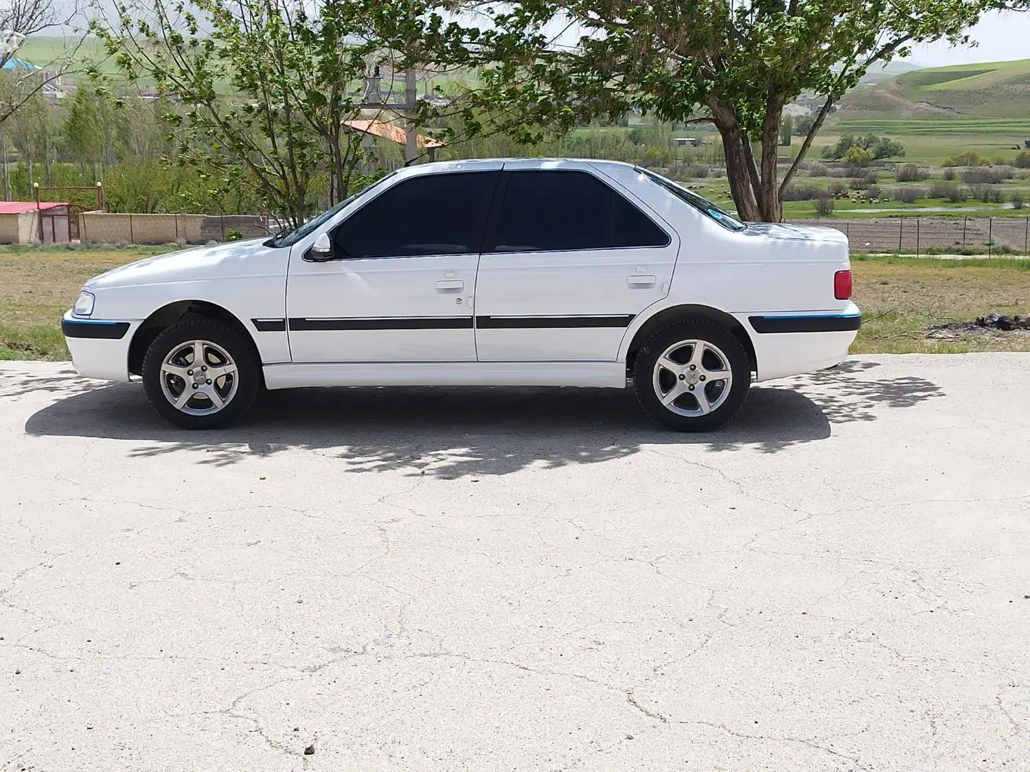 پژو پارس XU7P - 1402