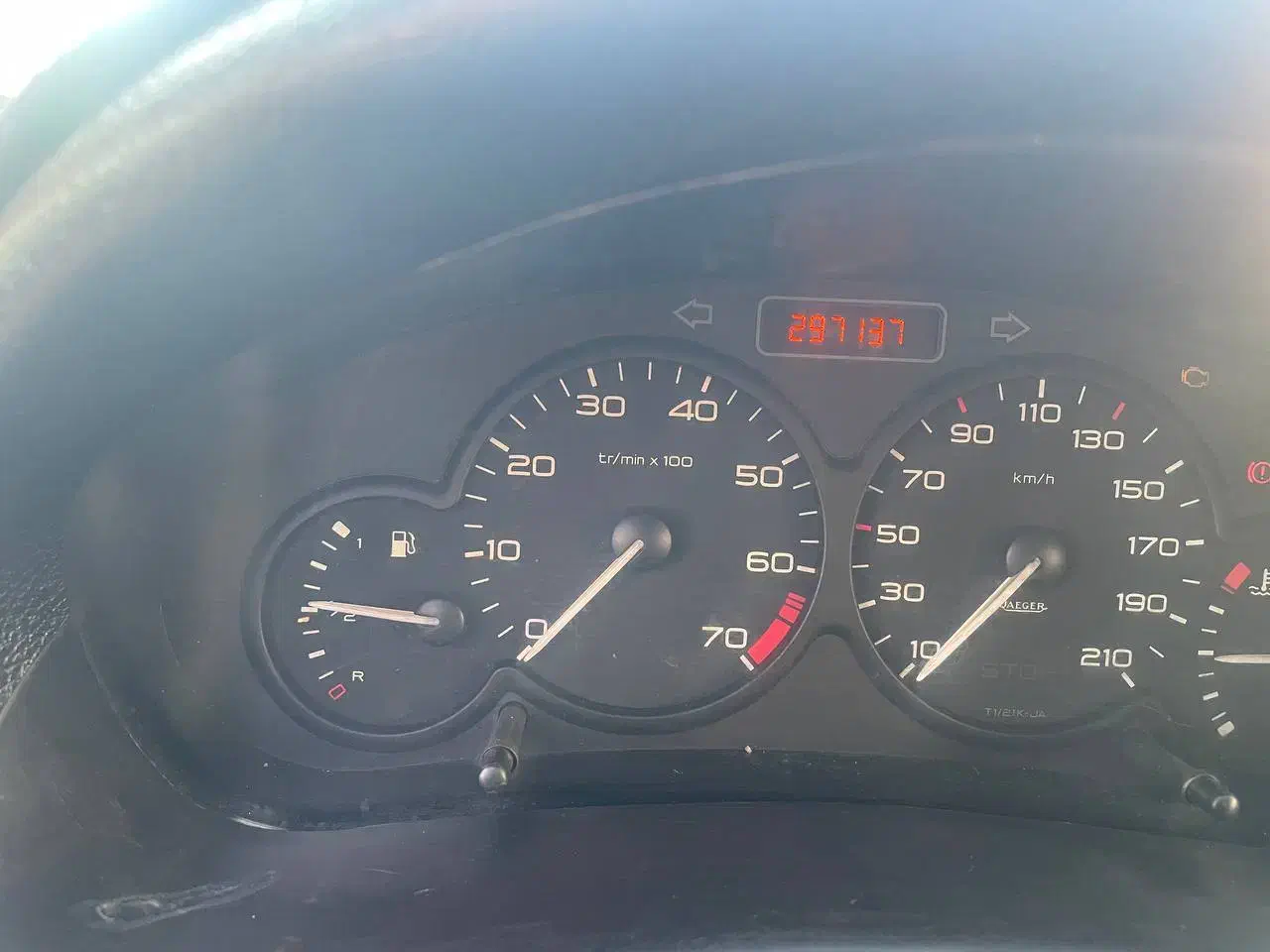 پژو ۲۰۶ صندوق دار v8 - 1390