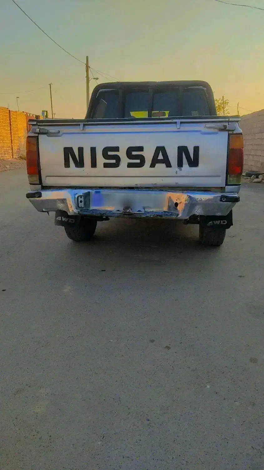 نیسان پیکاپ دو کابین دنده ای - 1368