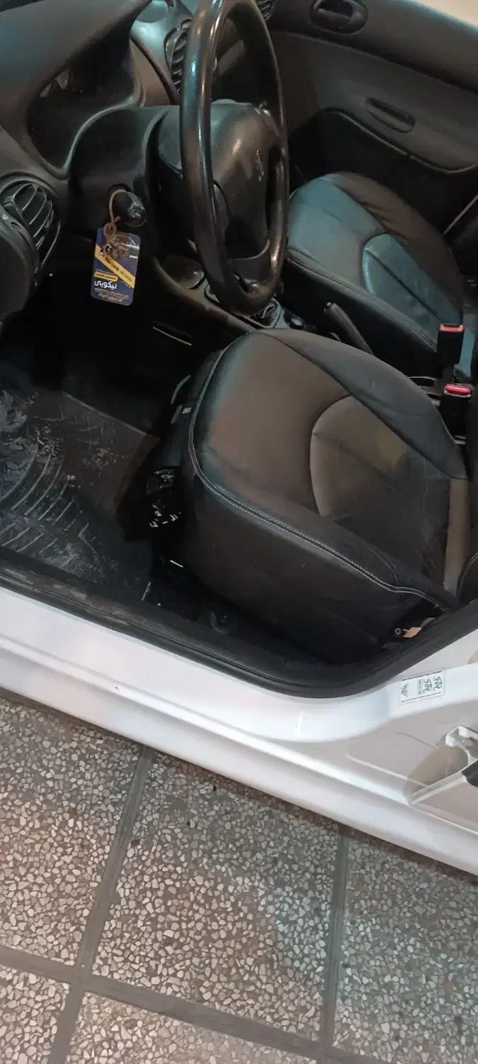 پژو ۲۰۶ صندوق دار v8 - 1399