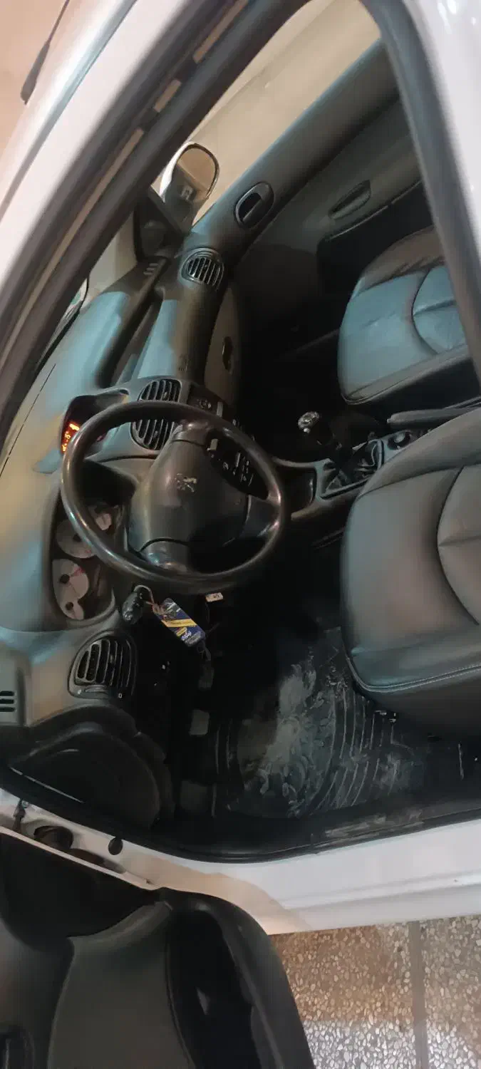 پژو ۲۰۶ صندوق دار v8 - 1399