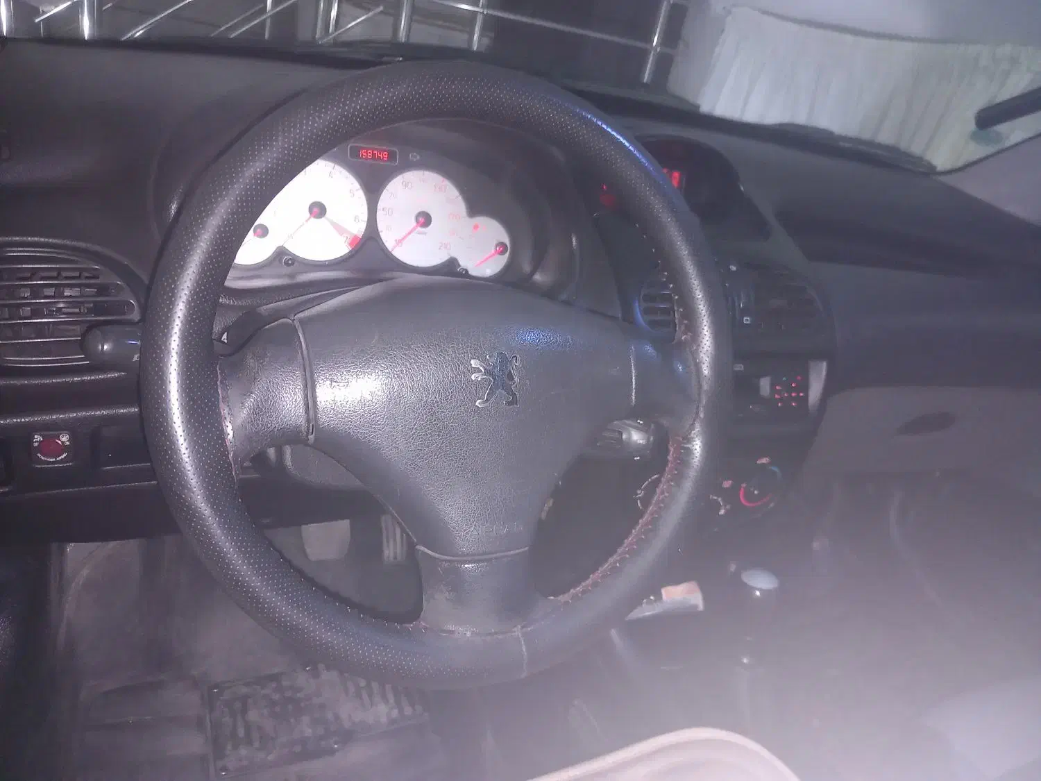 پژو ۲۰۶ صندوق دار v8 - 1394