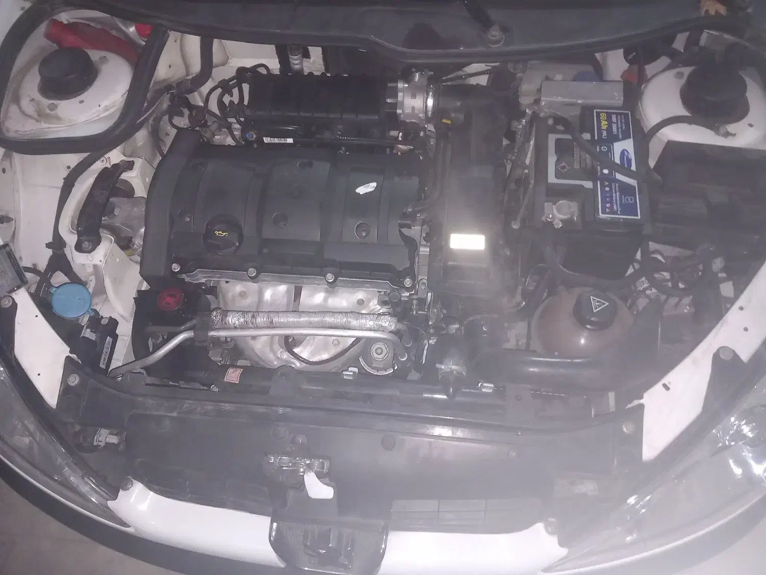 پژو ۲۰۶ صندوق دار v8 - 1394