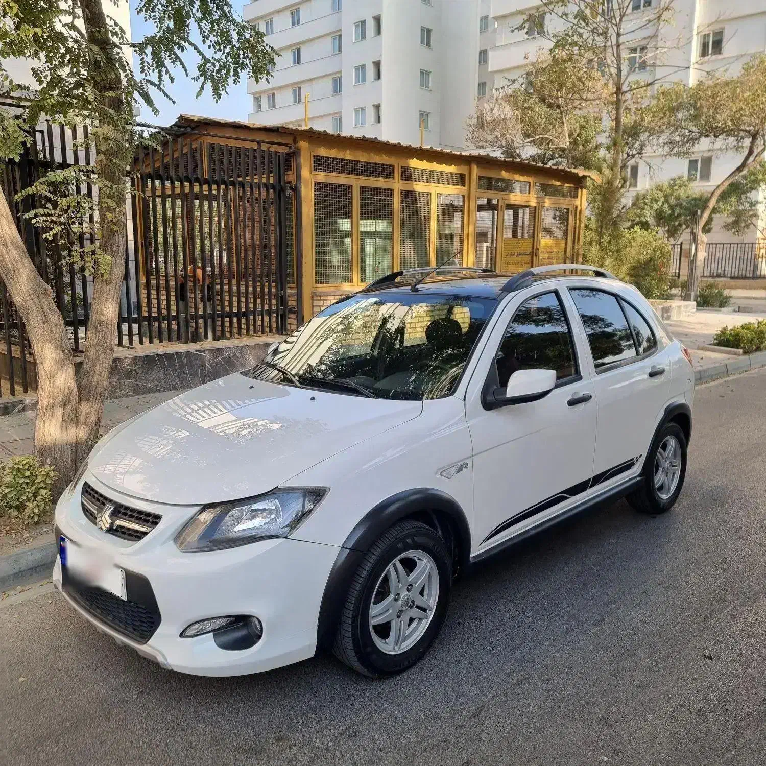 کوییک R دنده‌ای - 1402