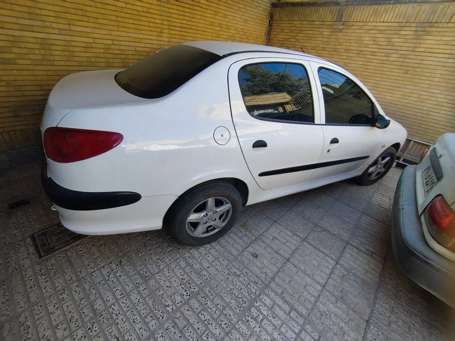 پژو ۲۰۶ صندوق دار v8 - 1390