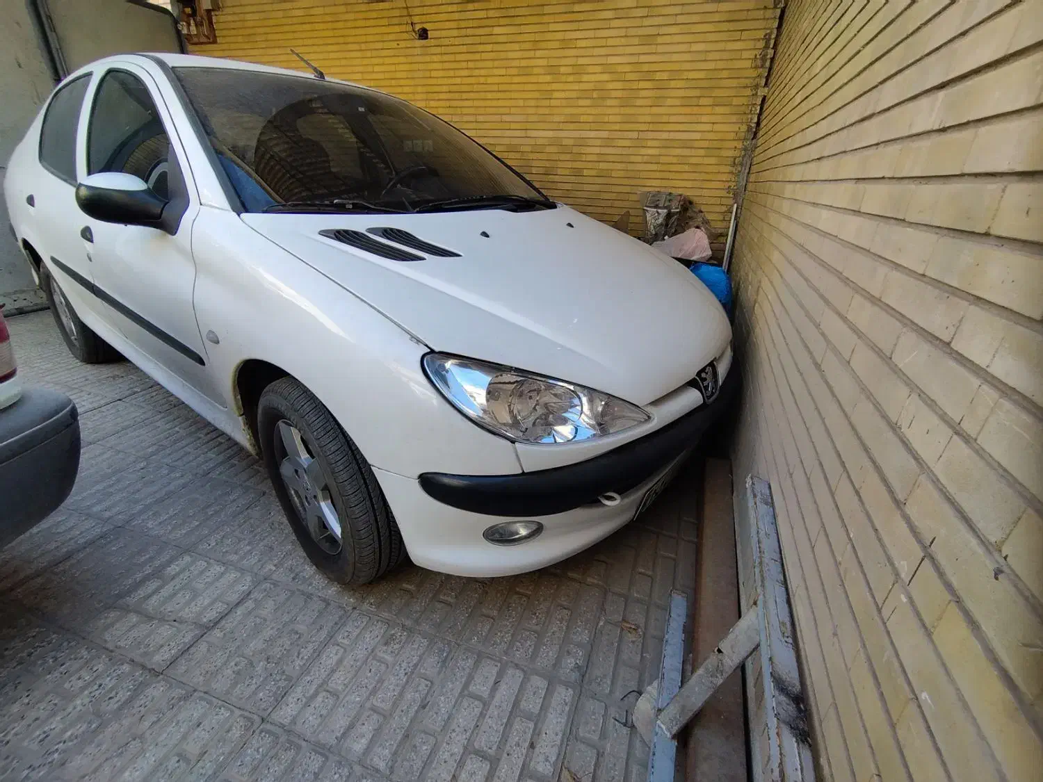 پژو ۲۰۶ صندوق دار v8 - 1390