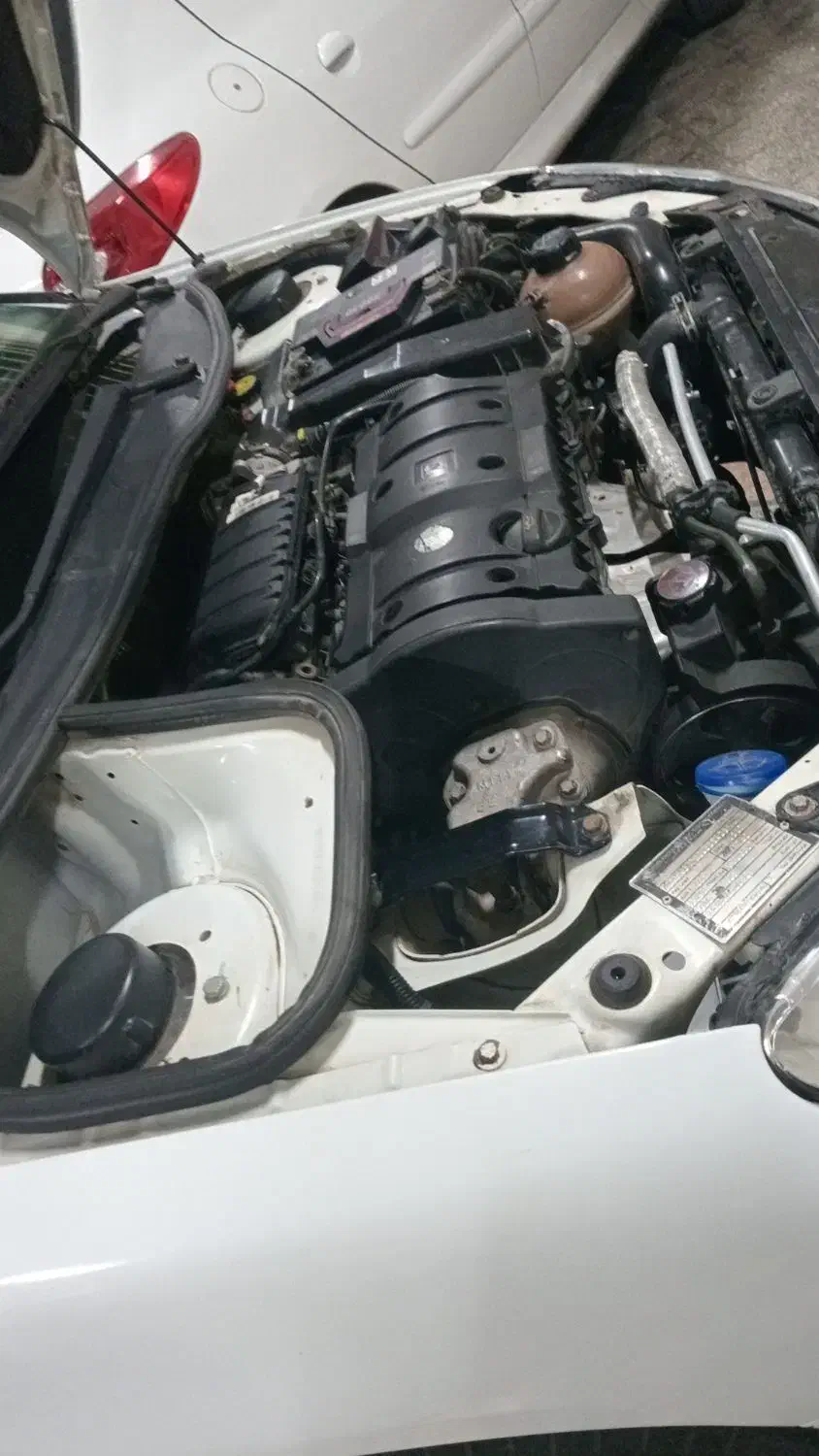 پژو ۲۰۶ صندوق دار v8 - 1393