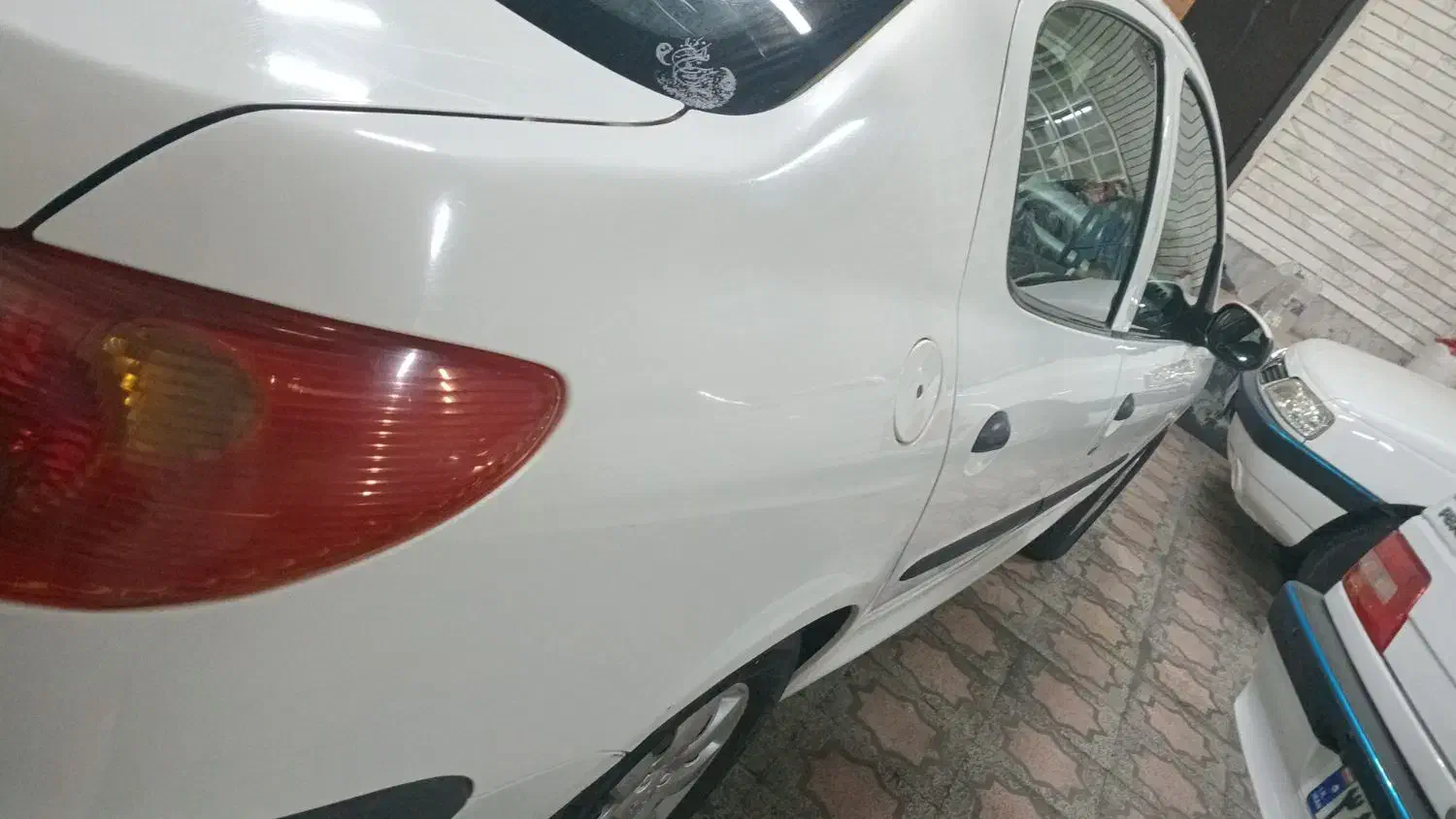 پژو ۲۰۶ صندوق دار v8 - 1393