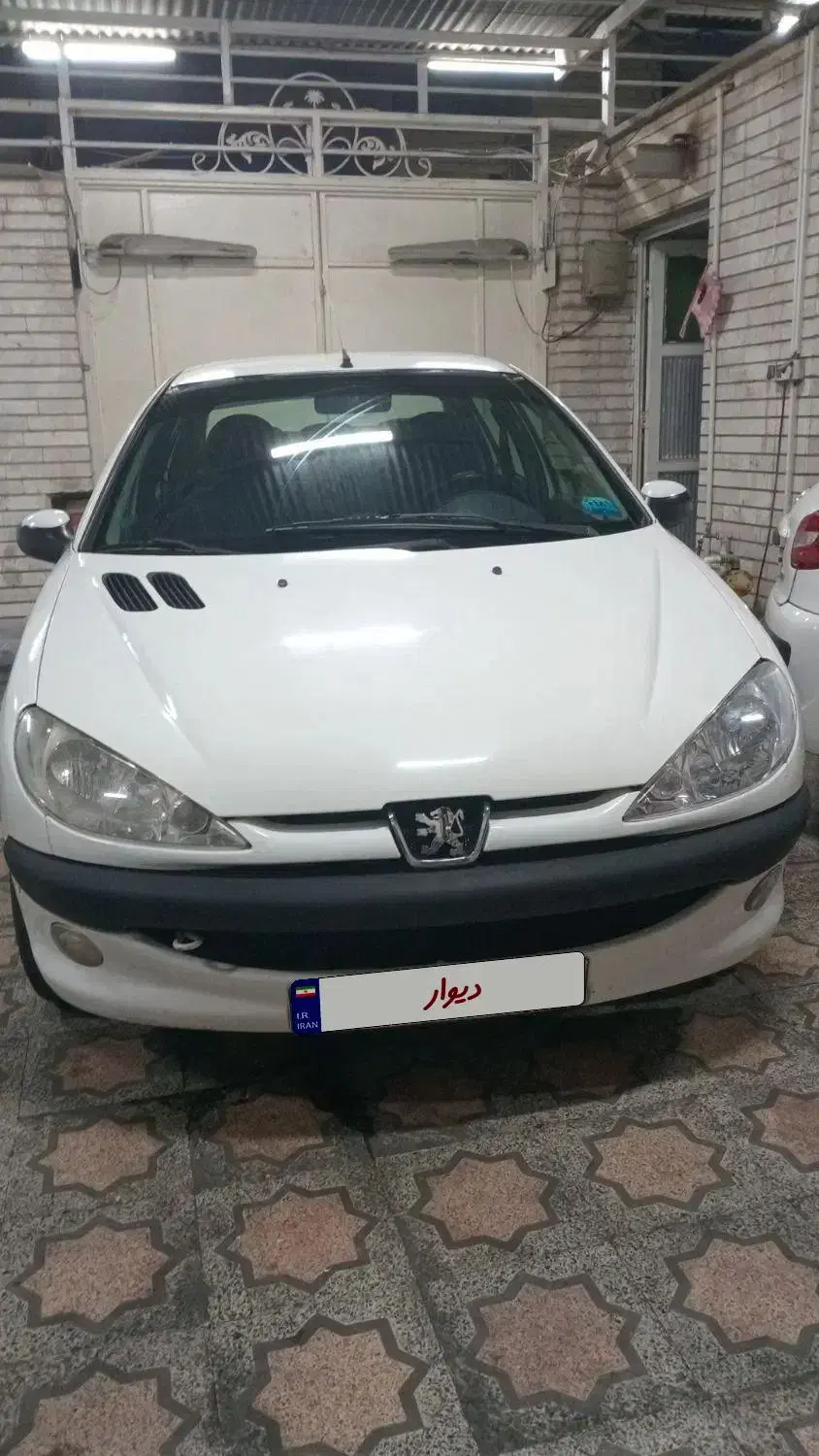 پژو ۲۰۶ صندوق دار v8 - 1393