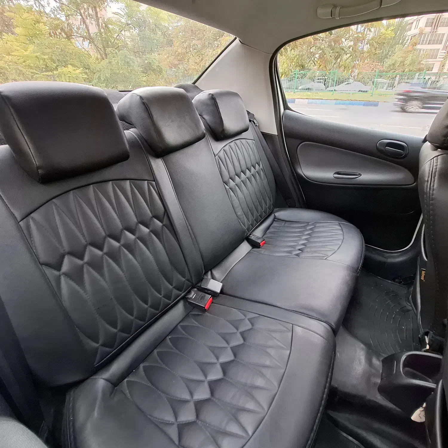 پژو ۲۰۶ صندوق دار v8 - 1394