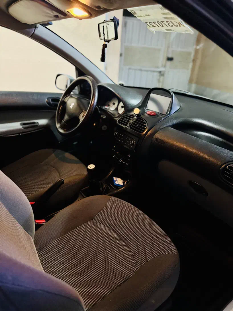 پژو ۲۰۶ صندوق دار v8 - 1398
