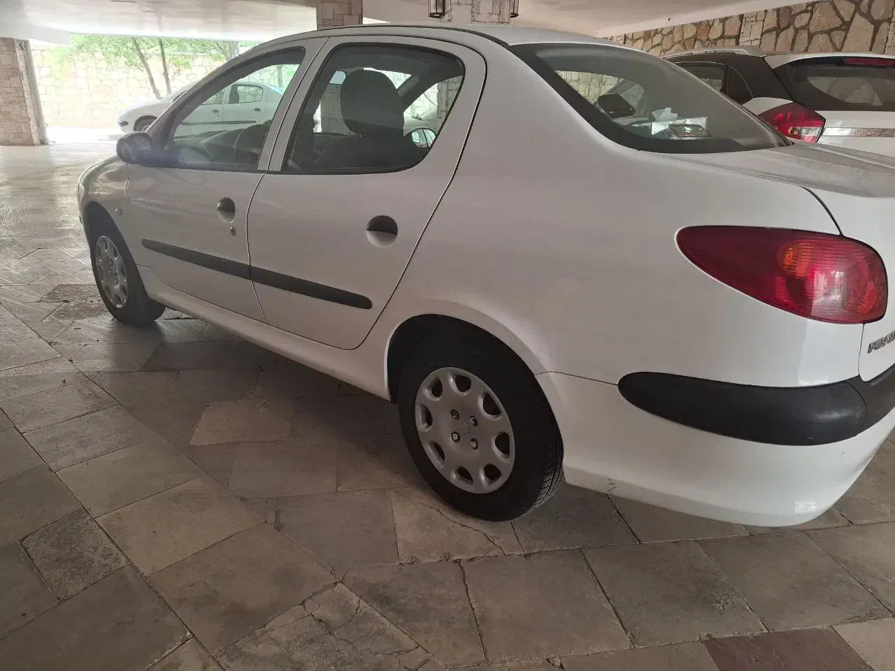 پژو ۲۰۶ صندوق دار v8 - 1396