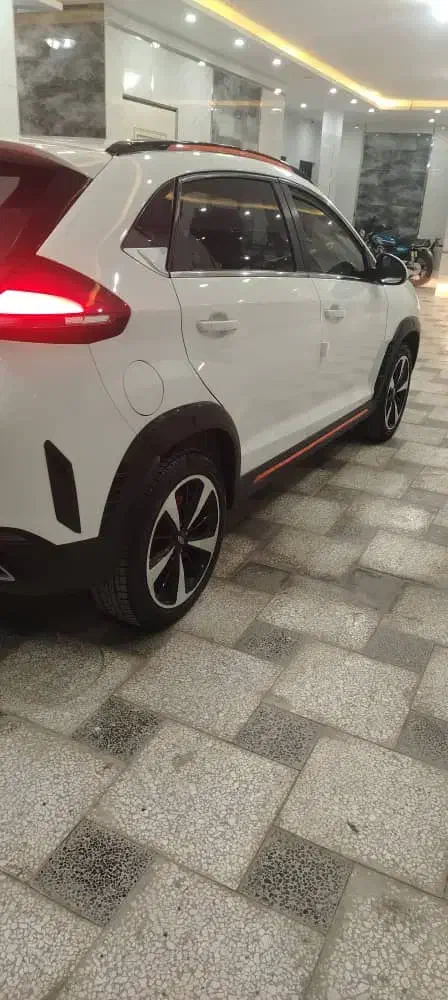 ام وی ام X33 کراس دنده‌ای - 1402