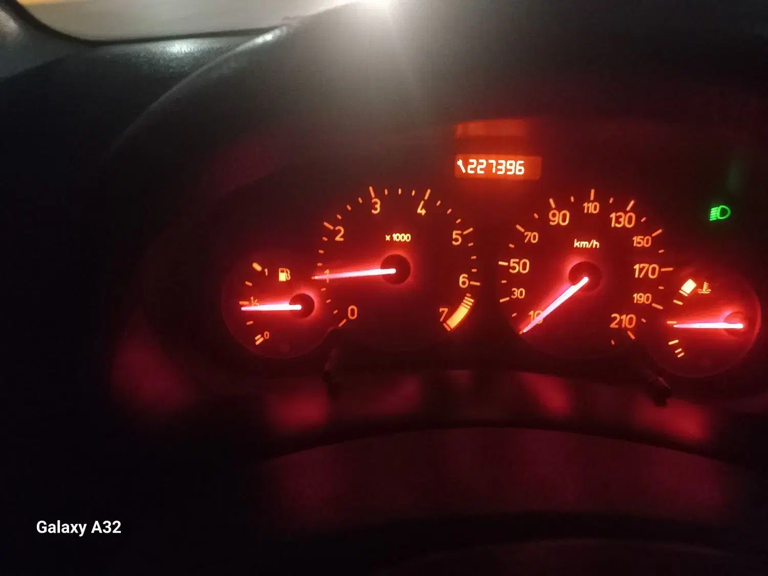 خودرو پژو، ۲۰۶ صندوق دار آگهی ann_20928750