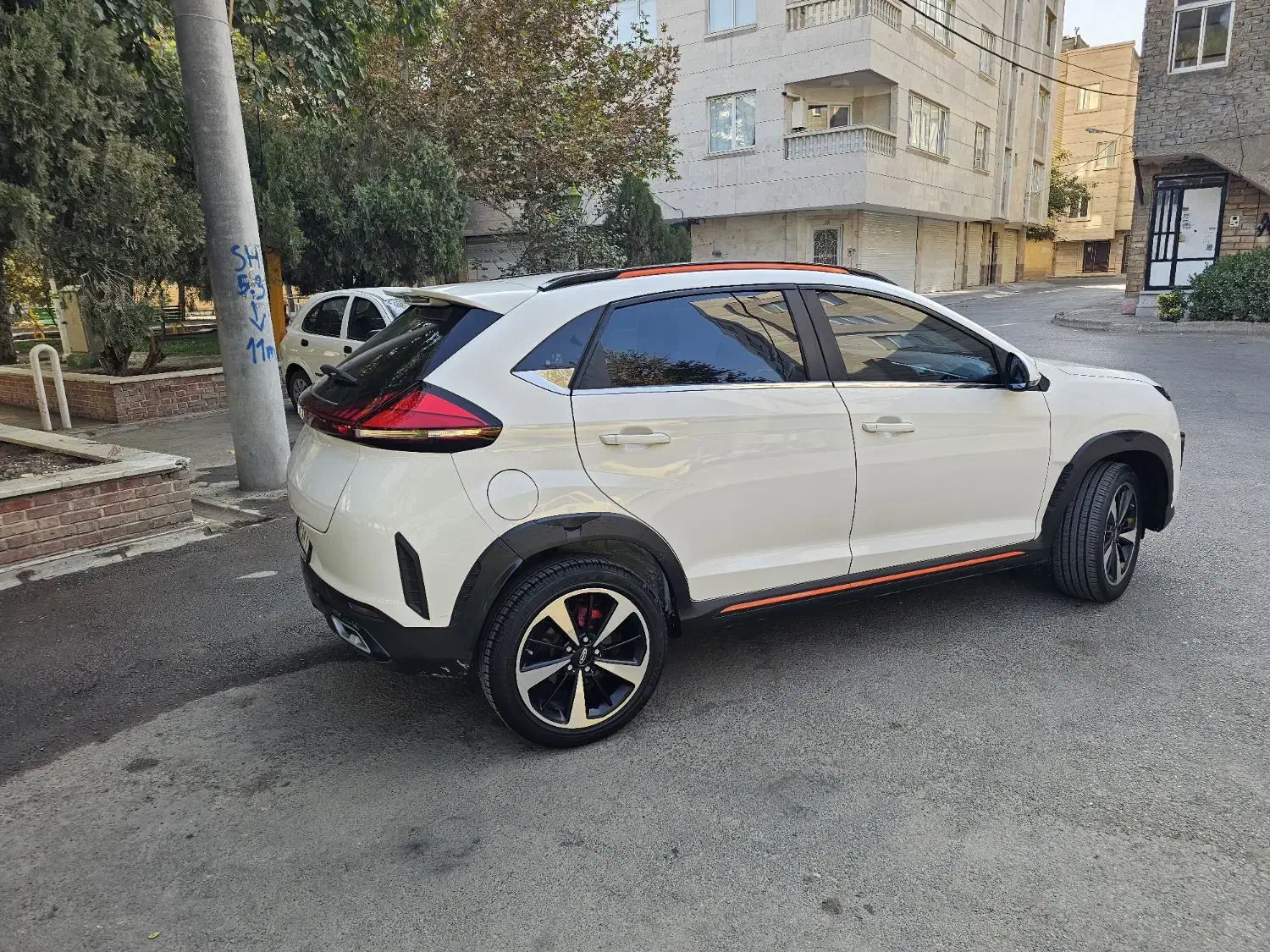 ام وی ام X33 دنده‌ای ساده - 1402