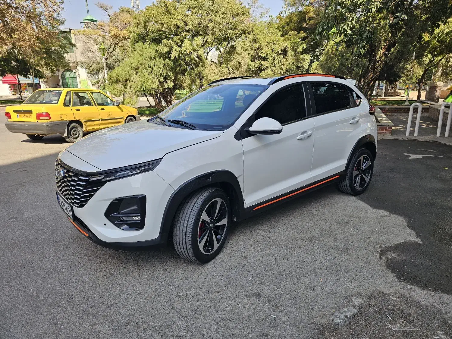 ام وی ام X33 دنده‌ای ساده - 1402