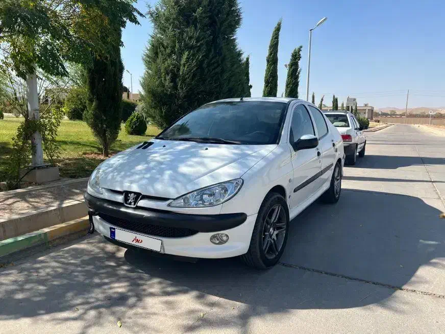 پژو ۲۰۶ صندوق دار v8 - 1393