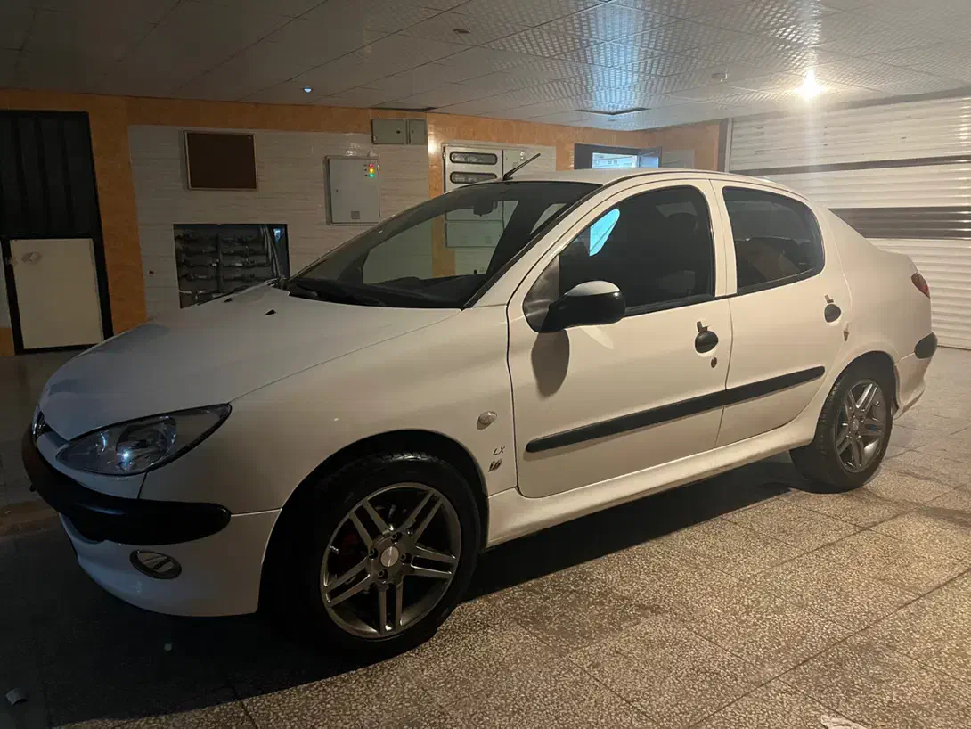 پژو ۲۰۶ صندوق دار v8 - 1393