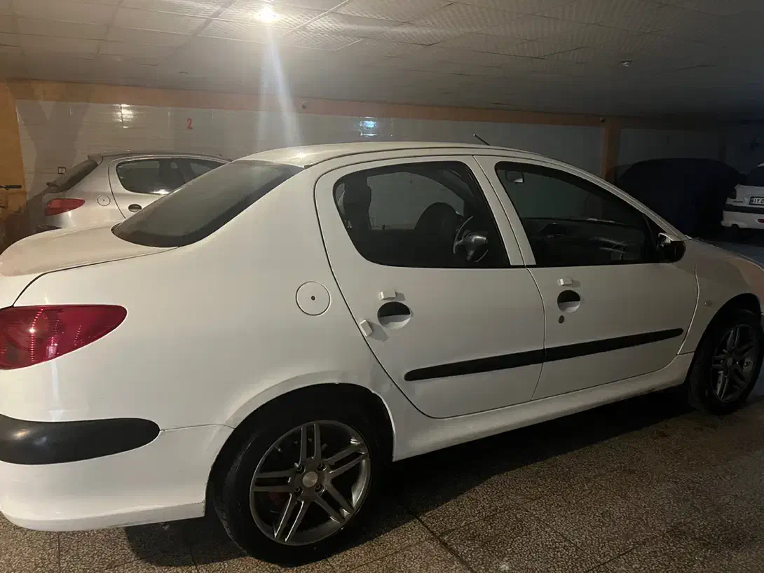 پژو ۲۰۶ صندوق دار v8 - 1393