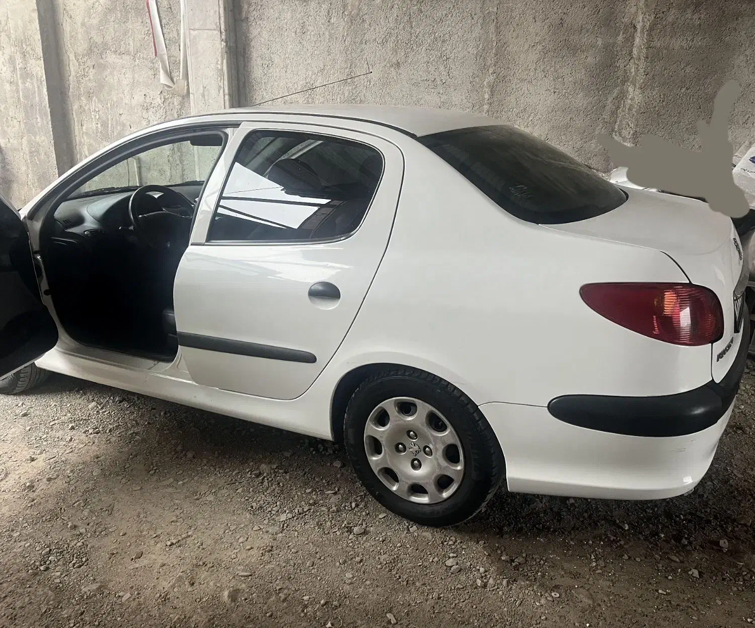 پژو ۲۰۶ صندوق دار v8 - 1396