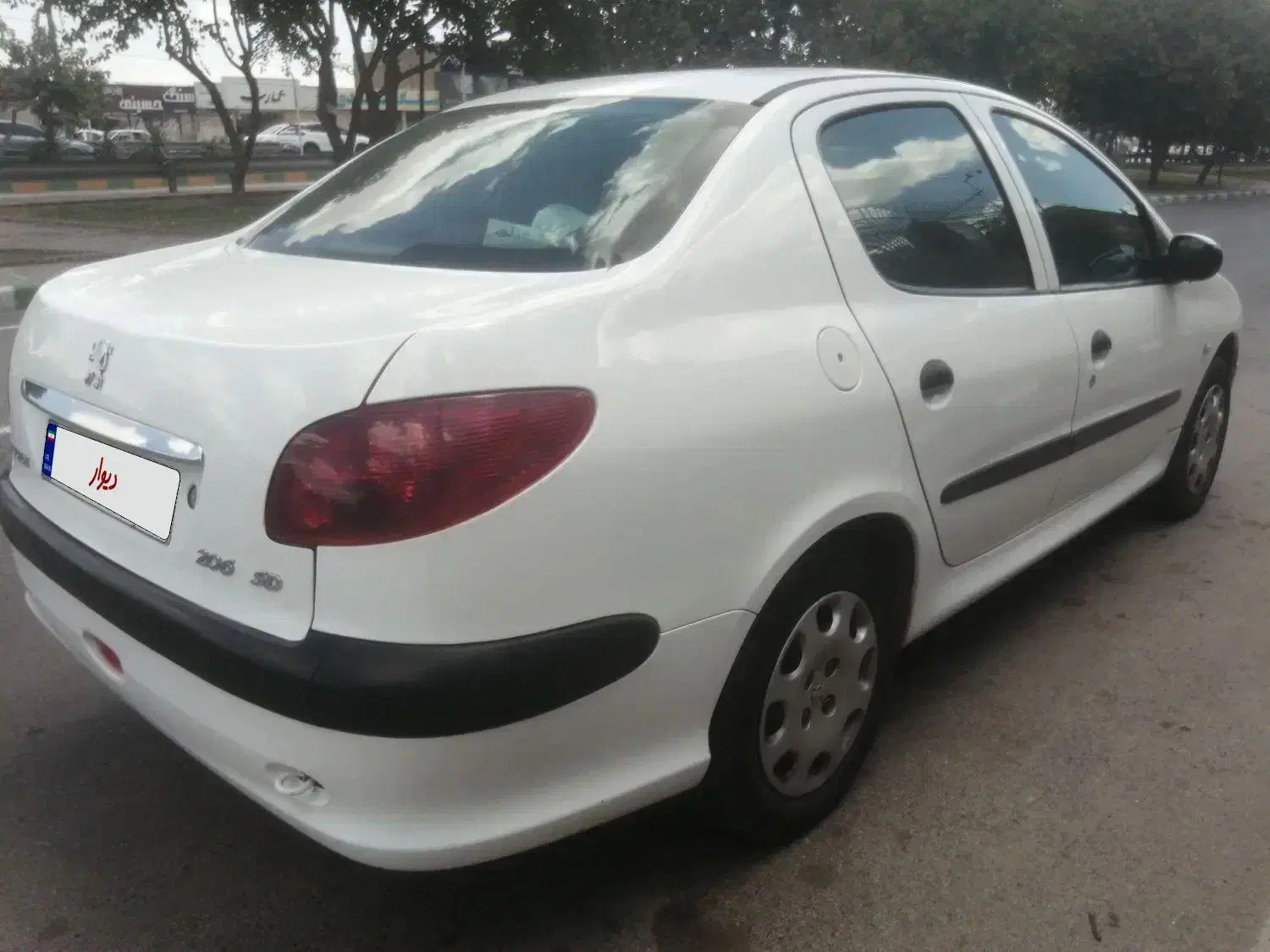 پژو ۲۰۶ صندوق دار v8 - 1394