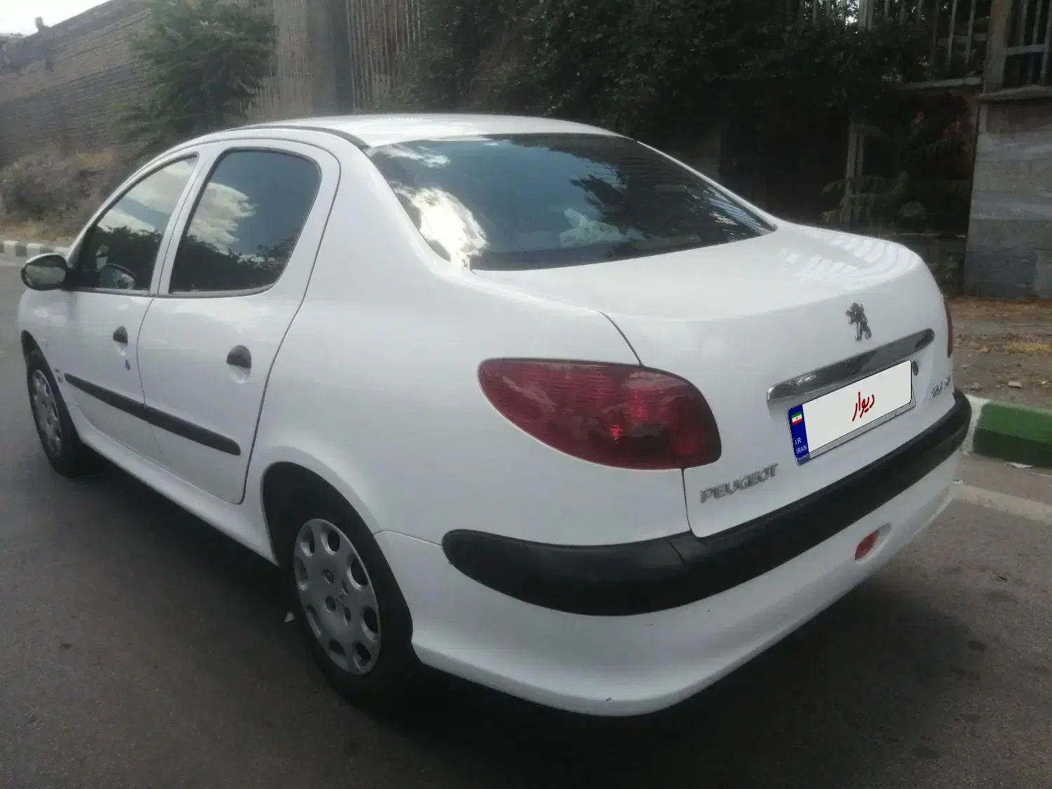 پژو ۲۰۶ صندوق دار v8 - 1394