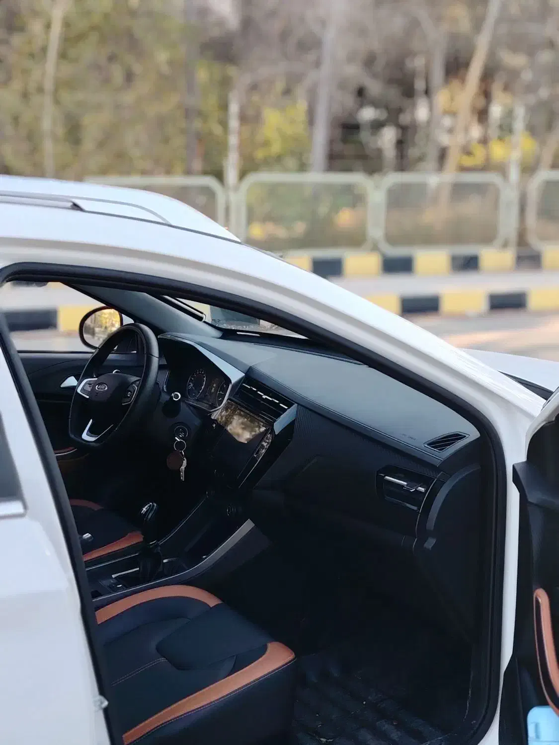 ام وی ام X22 پرو دنده‌ای - 1402