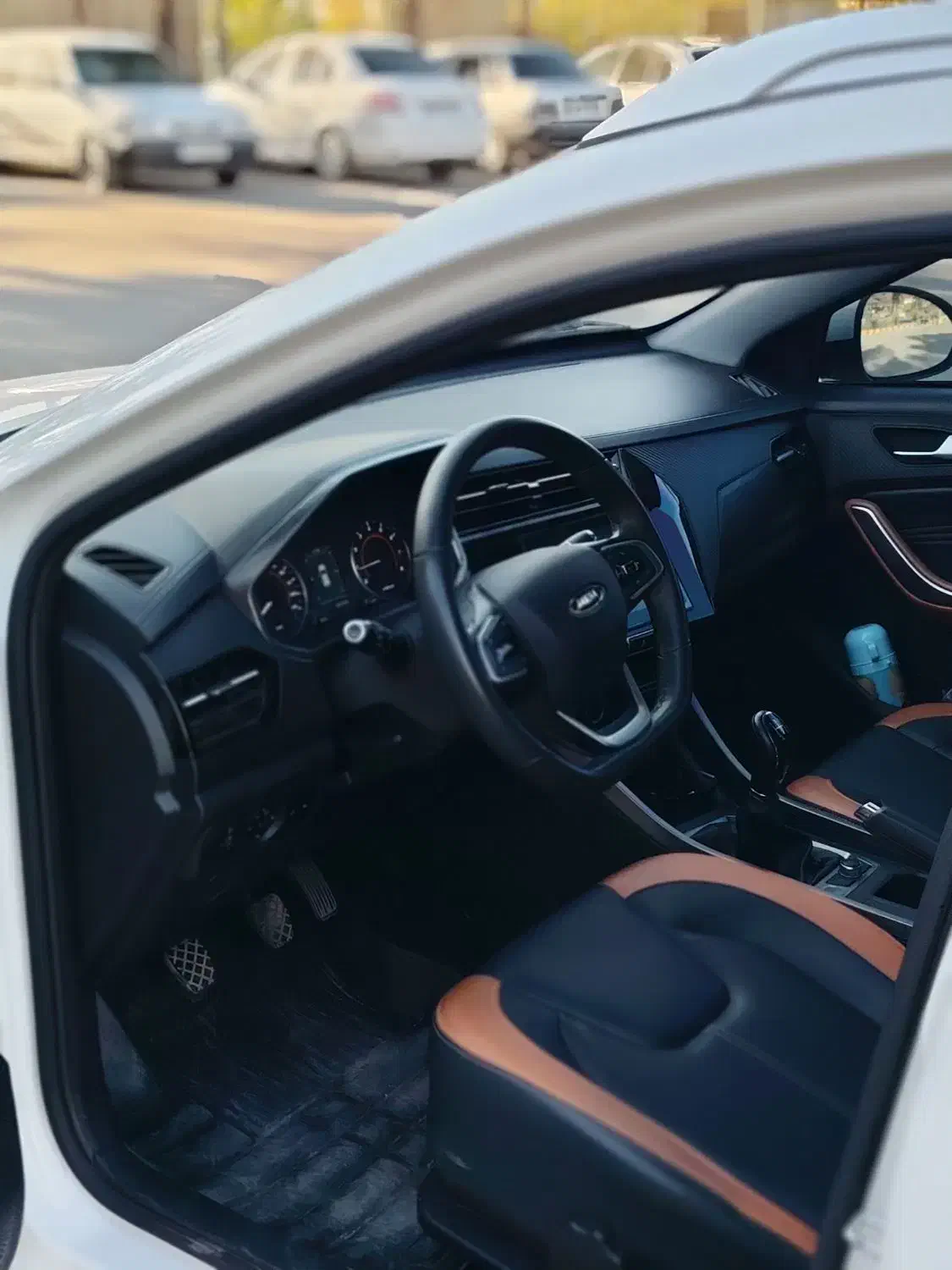 ام وی ام X22 پرو دنده‌ای - 1402