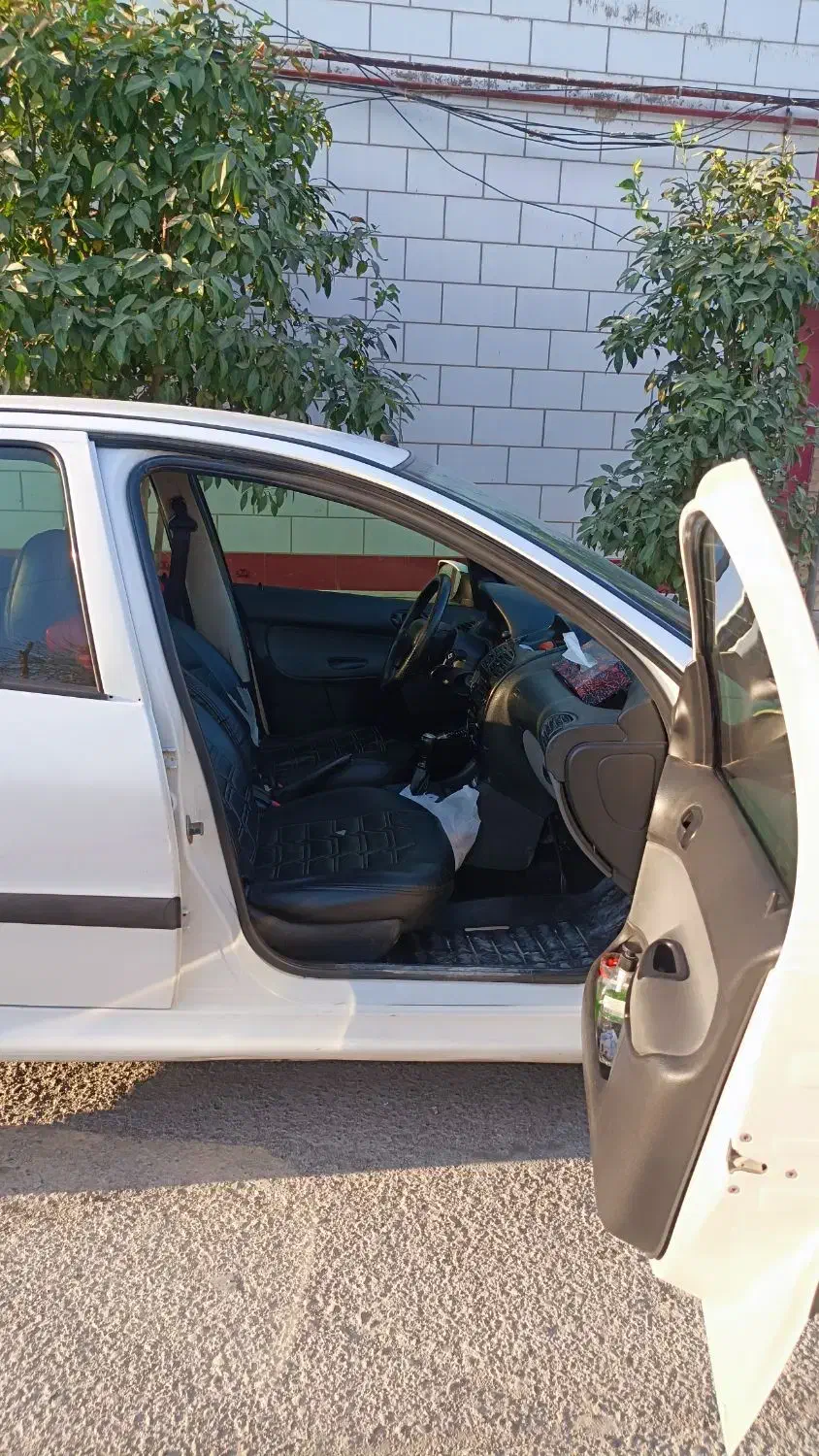 پژو ۲۰۶ صندوق دار v8 - 1396