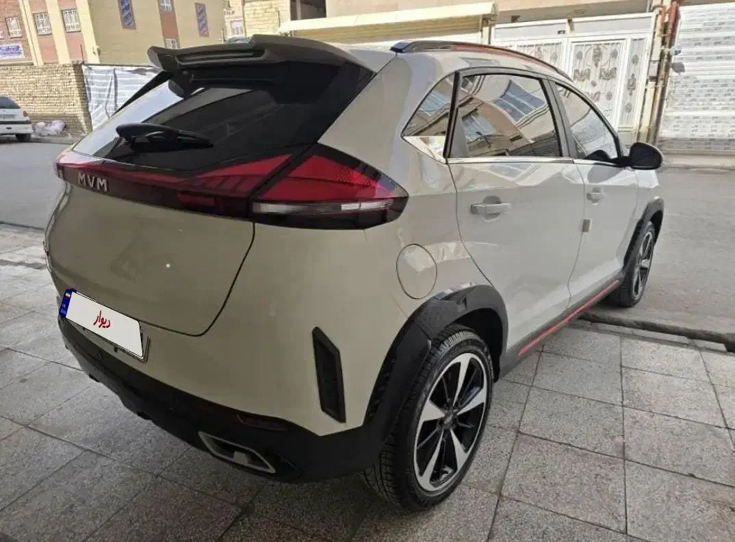 ام وی ام X33 کراس دنده‌ای - 1402