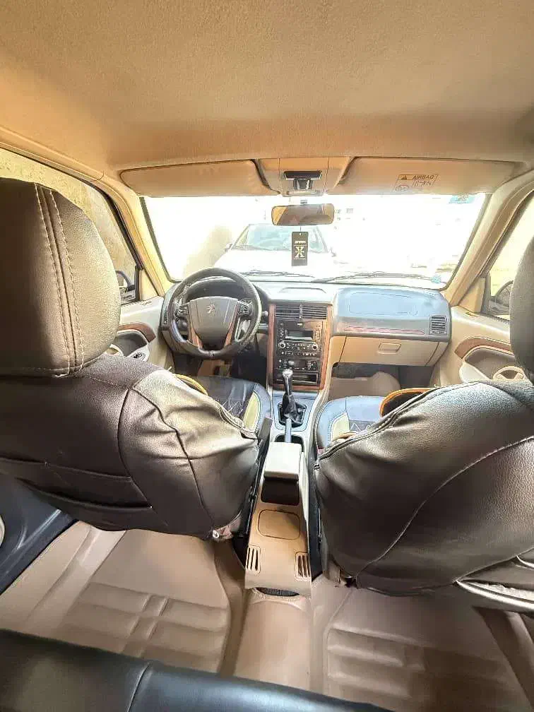 پژو پارس XU7P - 1402