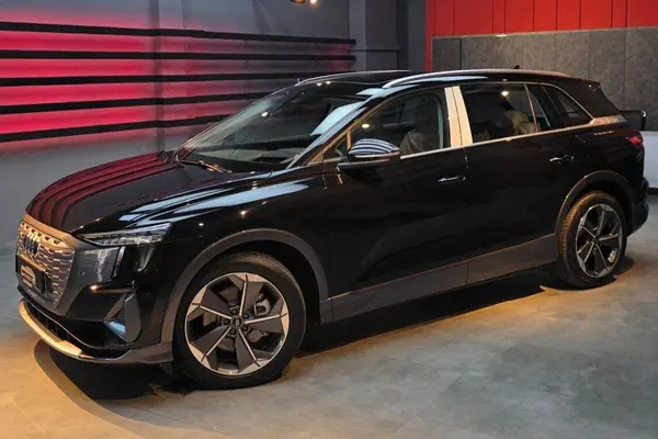 آئودی الکتریکی Q5 ۴۰ - 2024