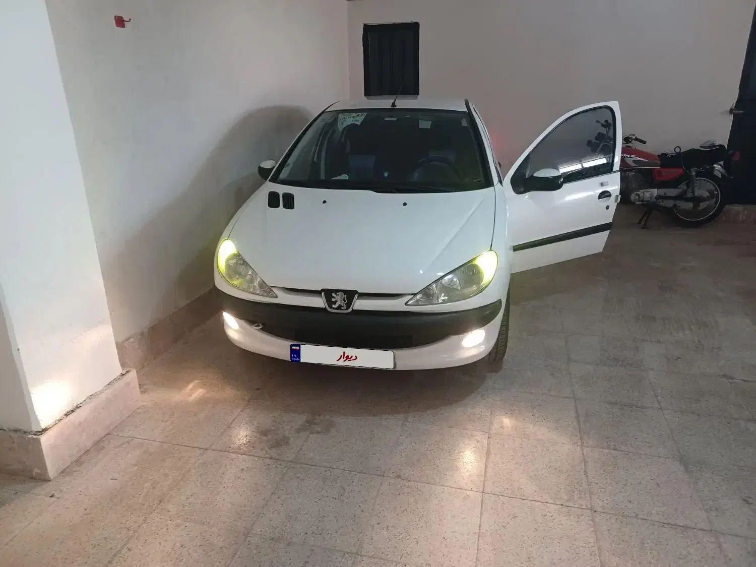 پژو ۲۰۶ صندوق دار v8 - 1395